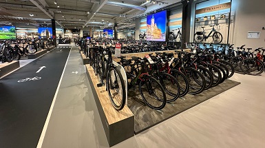 Ausschnitt der Ausstellungsfläche von Fahrrad XXL Emporon