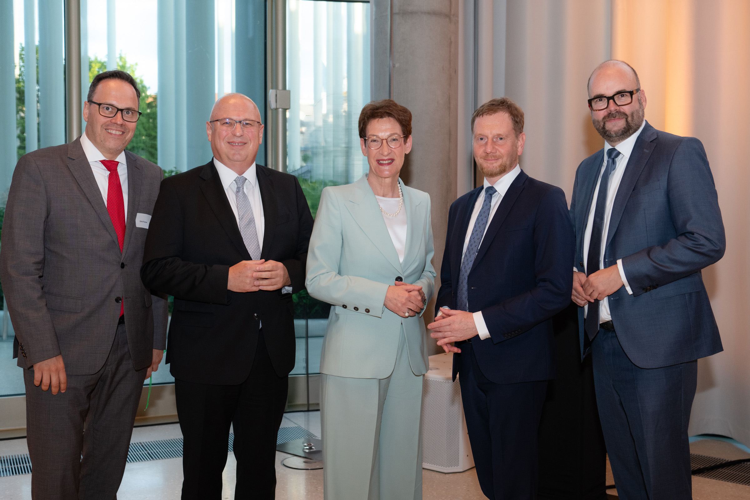 Gruppenbild Dirk Panter, Ronald Kothe, Dr. Katrin Leonhardt, Michael Kretschmer, Christian Piwarz